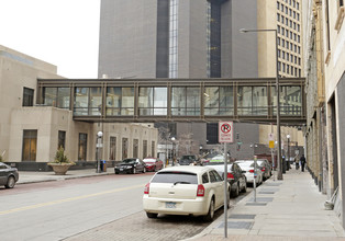 Lowry Apartments in St. Paul, MN - Foto de edificio - Building Photo