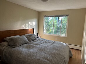 1200 Boylston Ave in Seattle, WA - Foto de edificio - Building Photo