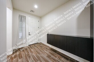 2616 W Perola Dr in Phoenix, AZ - Foto de edificio - Building Photo