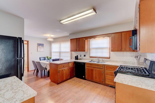 5329 Hedgerow Dr in Indianapolis, IN - Building Photo - Building Photo