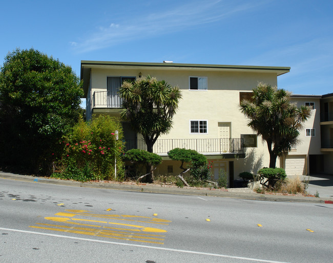 516 Richmond Dr in Millbrae, CA - Foto de edificio - Building Photo