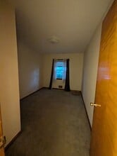 204 Carolyn Ave in Woodbridge Township, NJ - Building Photo - Building Photo
