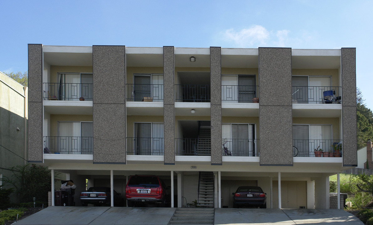 16320 Saratoga St in San Leandro, CA - Building Photo