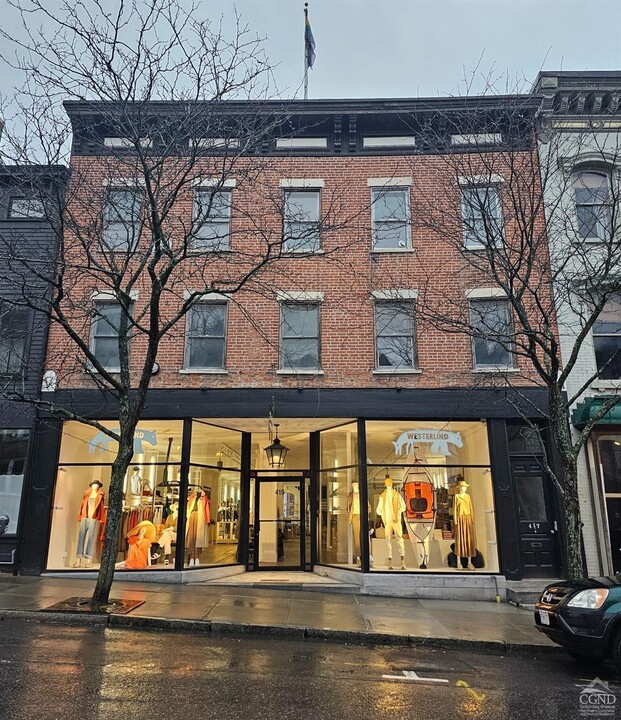 417 Warren St in Hudson, NY - Foto de edificio