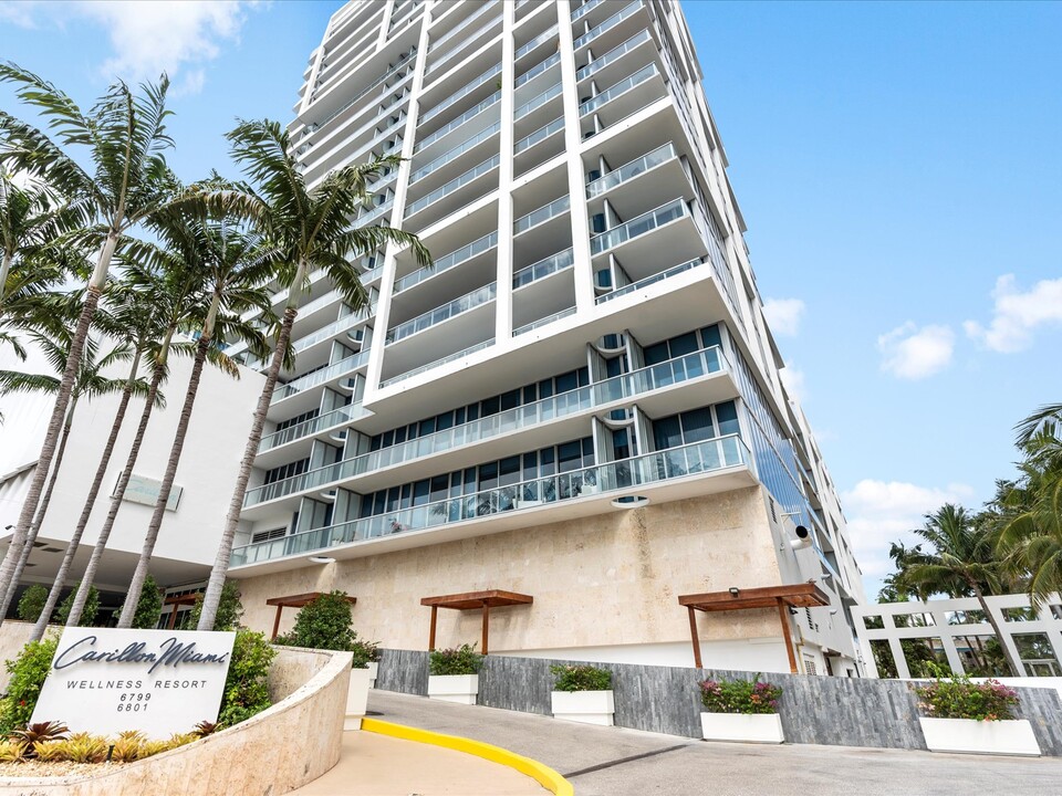 6799 Collins Ave, Unit 301 in Miami, FL - Foto de edificio