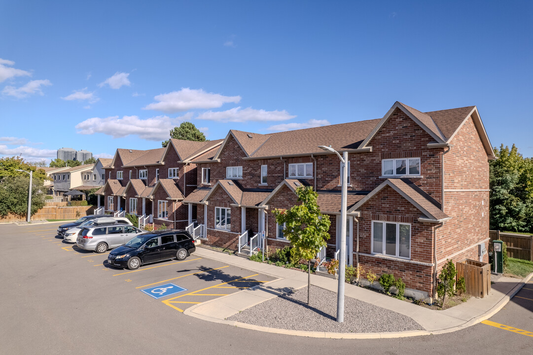 By-de-Molen Co-operative Homes in Brampton, ON - Building Photo