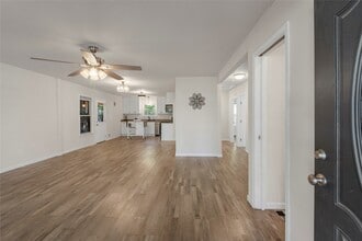 2221 N Alexander St in Sherman, TX - Building Photo - Building Photo