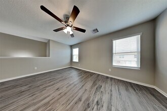 16825 Greenhouse St in Conroe, TX - Building Photo - Building Photo