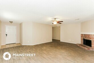 805 Encino Dr in Arlington, TX - Foto de edificio - Building Photo