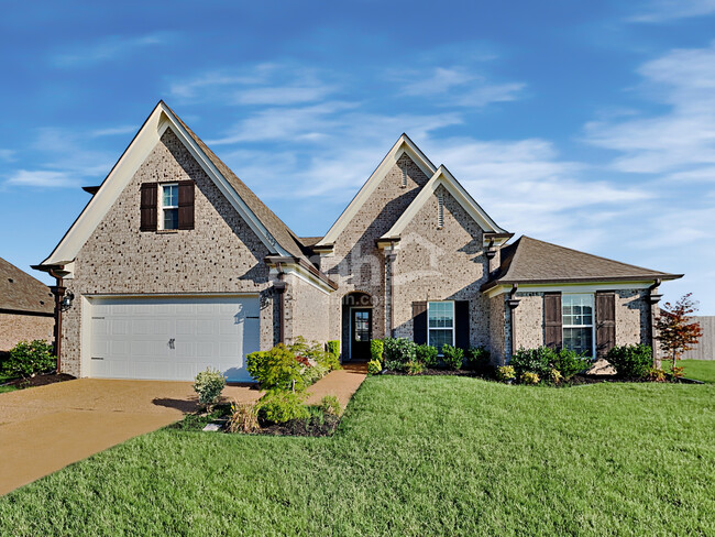3692 Braddock Cv