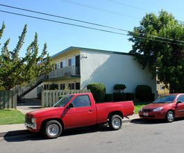 Leafwood Apartments in Novato, CA - Building Photo - Building Photo