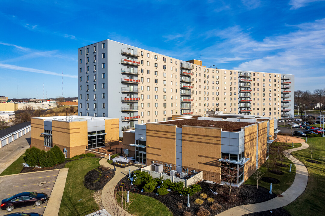 Hummingbird Pointe & The Gardens in Parma, OH - Building Photo