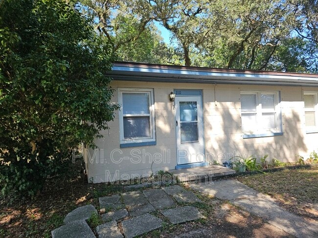 210 N Pinewood Ln in Pensacola, FL - Building Photo - Building Photo