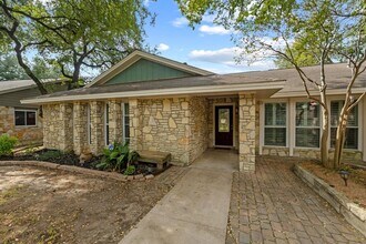10305 Caracara Dr in Austin, TX - Building Photo - Building Photo