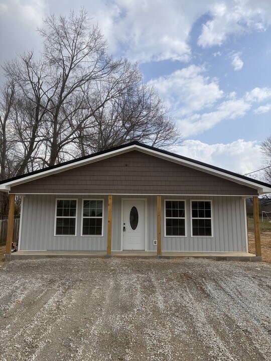 701 Elm St in Boaz, AL - Building Photo