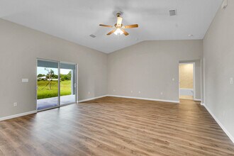 5884 NW Files Ct in Port St. Lucie, FL - Building Photo - Building Photo