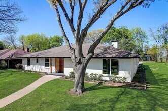 3040 Ponder Pl in Dallas, TX - Building Photo - Building Photo