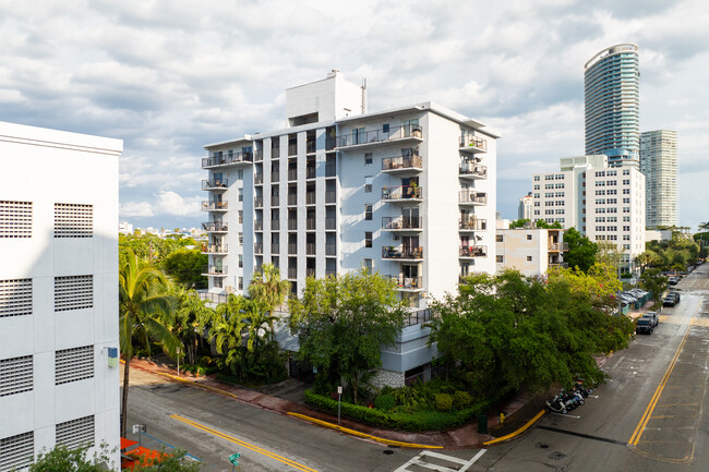 Bay Court Tower in Miami Beach, FL - Building Photo - Building Photo