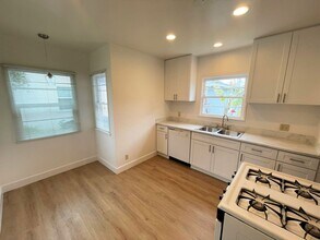 1870 Ocean Ave in Ventura, CA - Building Photo - Building Photo