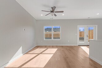 100 Saw Creek Dr in Fisher, IL - Building Photo - Building Photo