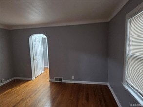 16647 Rossini Dr in Detroit, MI - Building Photo - Building Photo