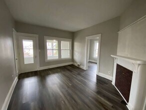 7918 Force Ave in Cleveland, OH - Foto de edificio - Building Photo