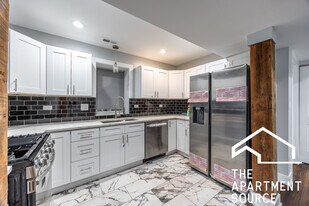 3328 W Congress Pkwy in Chicago, IL - Building Photo