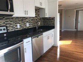 23 4th St, Unit 2 in Medford, MA - Building Photo