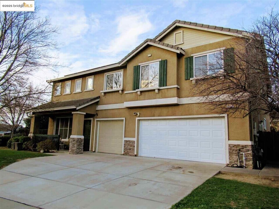 4350 Glen Canyon Cir in Pittsburg, CA - Building Photo