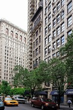 11 E 22nd St in New York, NY - Building Photo - Building Photo