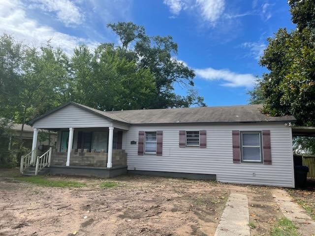 1208 Zeola St in Longview, TX - Building Photo