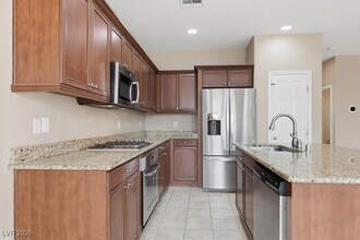 7521 Evening Melody Ct in Las Vegas, NV - Building Photo - Building Photo