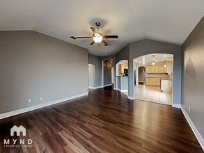 7842 Sterling Manor in Converse, TX - Foto de edificio - Building Photo