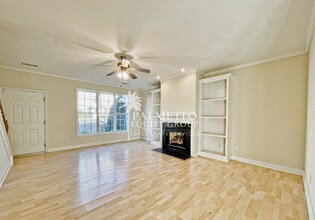 4445 Baylor St in Greensboro, NC - Foto de edificio - Building Photo