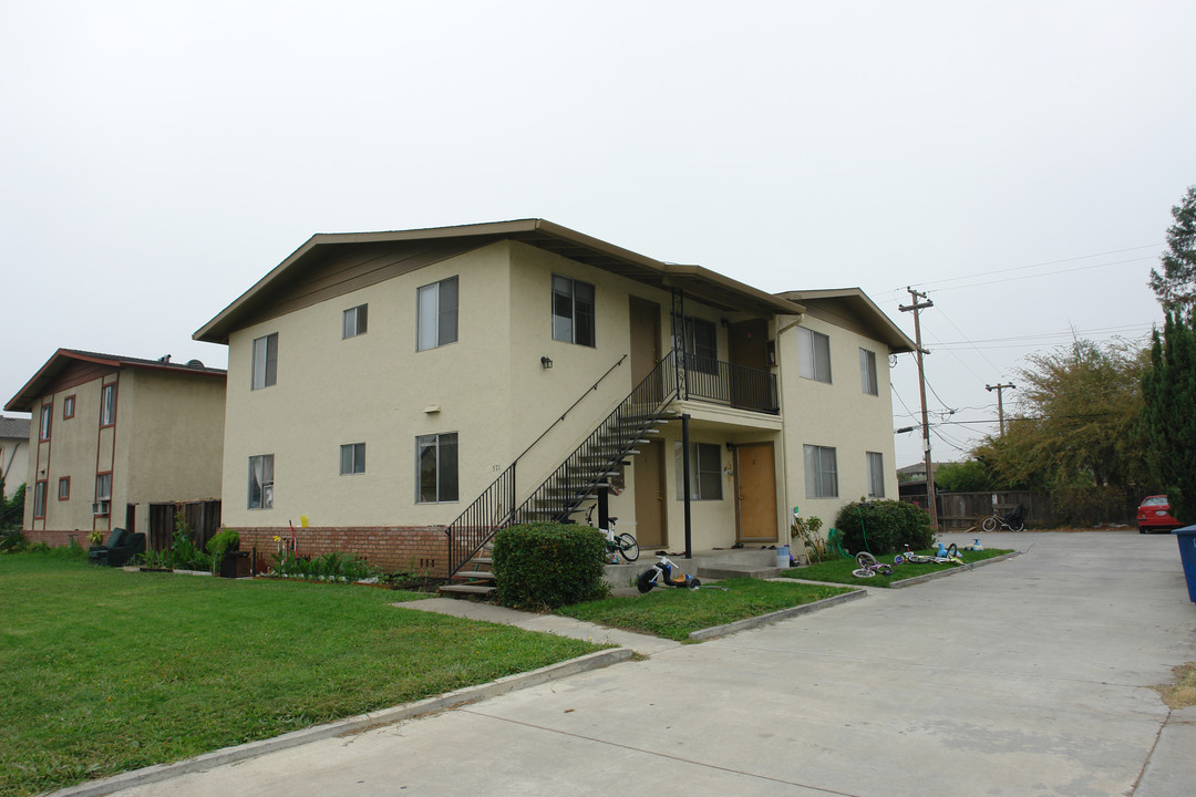 571 N Abel St in Milpitas, CA - Building Photo