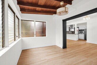 751 NE 122nd St, Unit 1 in North Miami, FL - Foto de edificio - Building Photo