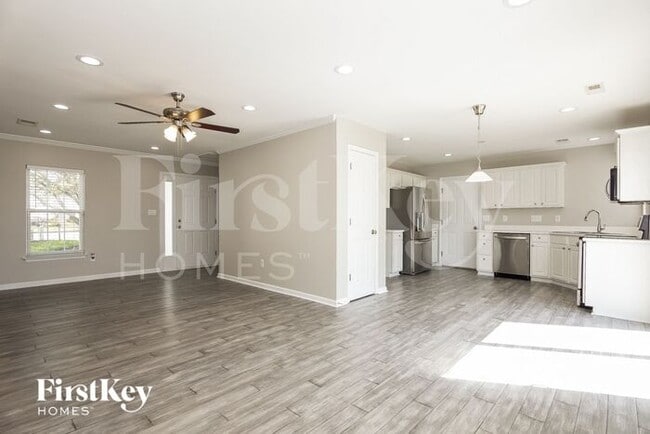 property at 2807 Cougar Hill Ct