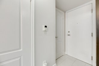 188 Doris Ave in Toronto, ON - Building Photo - Building Photo