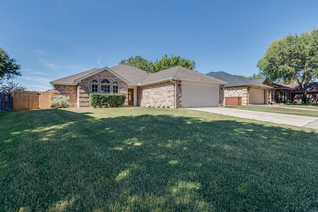 7505 Emerywood Ln in Fort Worth, TX - Building Photo