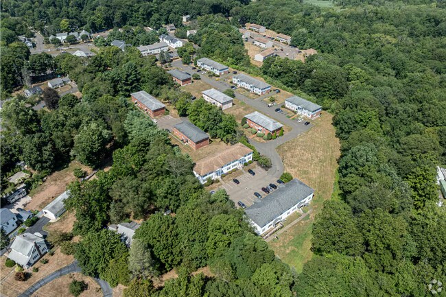 1739 Foxon Rd in North Branford, CT - Building Photo - Building Photo