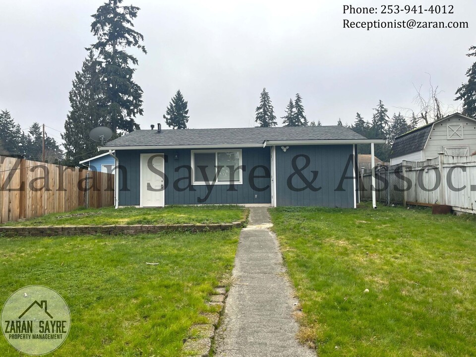 2049 S 308th St in Federal Way, WA - Building Photo