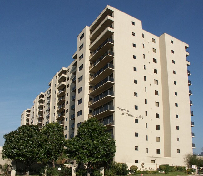 Towers Of Town Lake in Austin, TX - Building Photo - Other