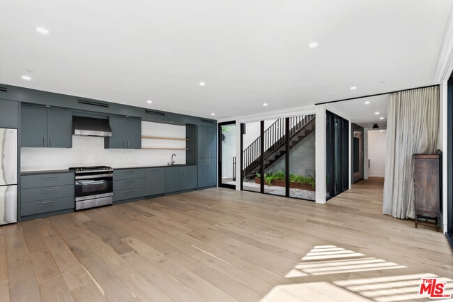 4053 Sapphire Dr in Los Angeles, CA - Building Photo - Building Photo