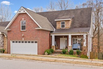 632 Hidden Valley Dr in Clarksville, TN - Building Photo - Building Photo