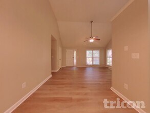 450 Amsterdam Way in Dallas, GA - Foto de edificio - Building Photo