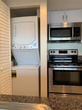 7601 E Treasure Dr in North Bay Village, FL - Building Photo - Building Photo