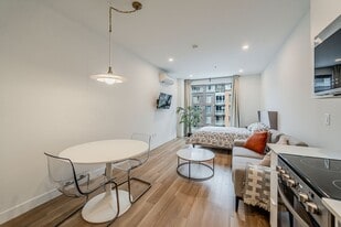 1230 R. Bishop in Montréal, QC - Building Photo