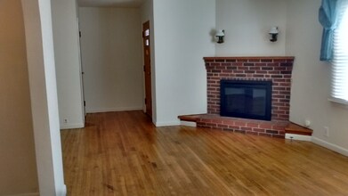 1601 W Broadway in Columbia, MO - Building Photo - Building Photo