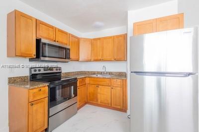 979 SW 10th St in Miami, FL - Building Photo - Building Photo