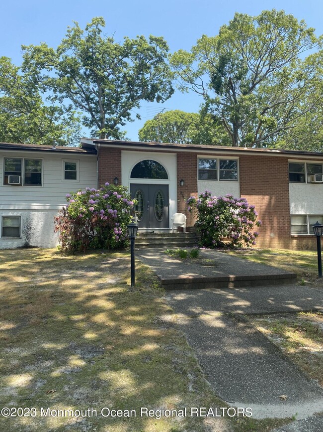 275 Garfield Ave in Ocean Township, NJ - Building Photo - Building Photo